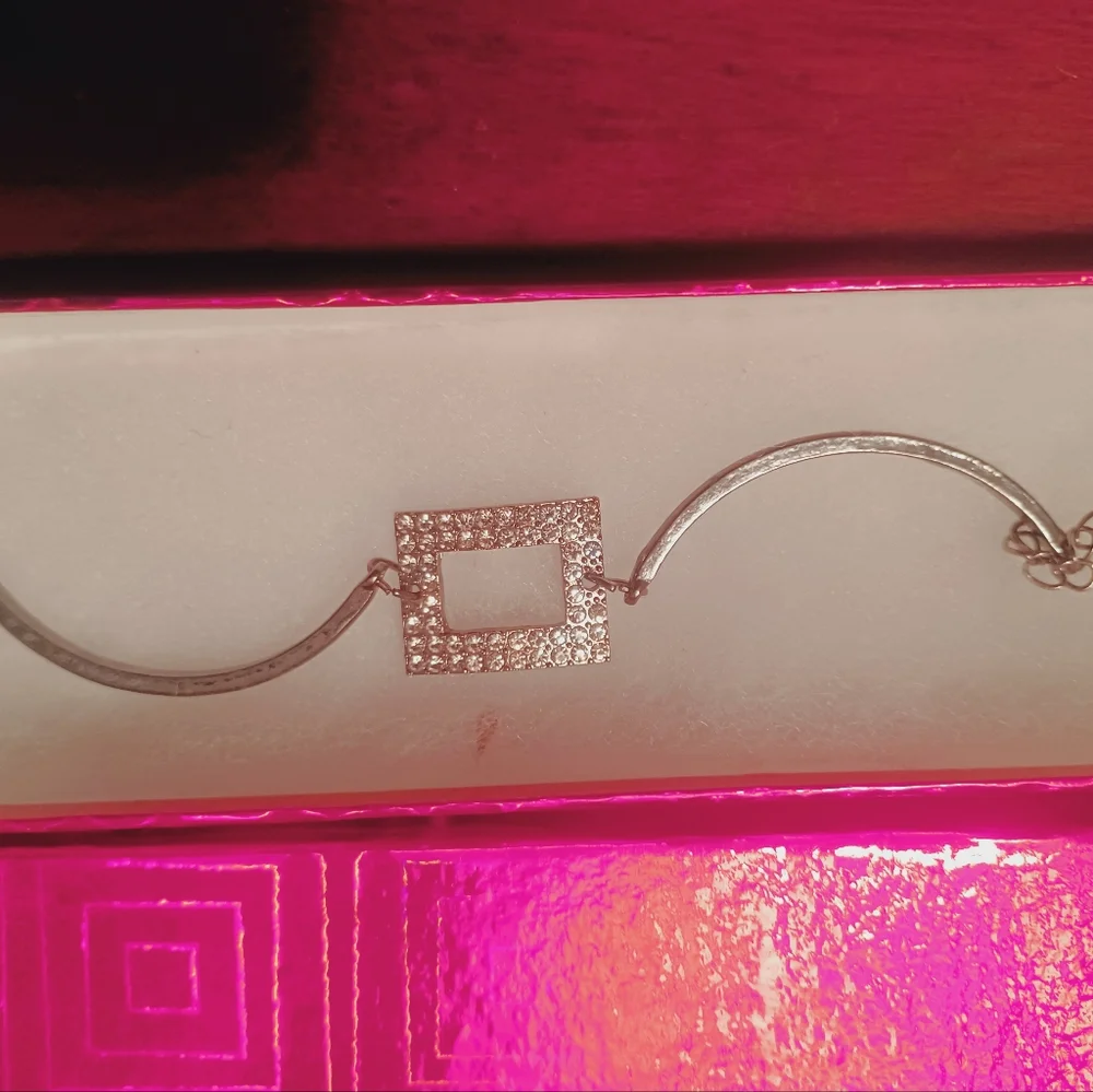 Bracelet - Picture 2 of 2